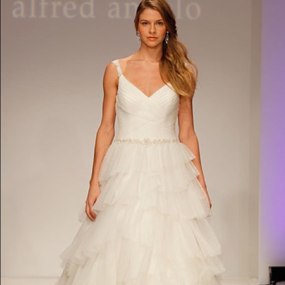 New Ivory Wedding Dress